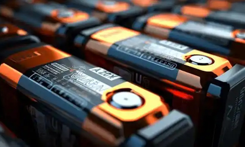 <b>行业分析：固态电池未来3-5年在量产车和普通百姓中的发展和应用情况</b>